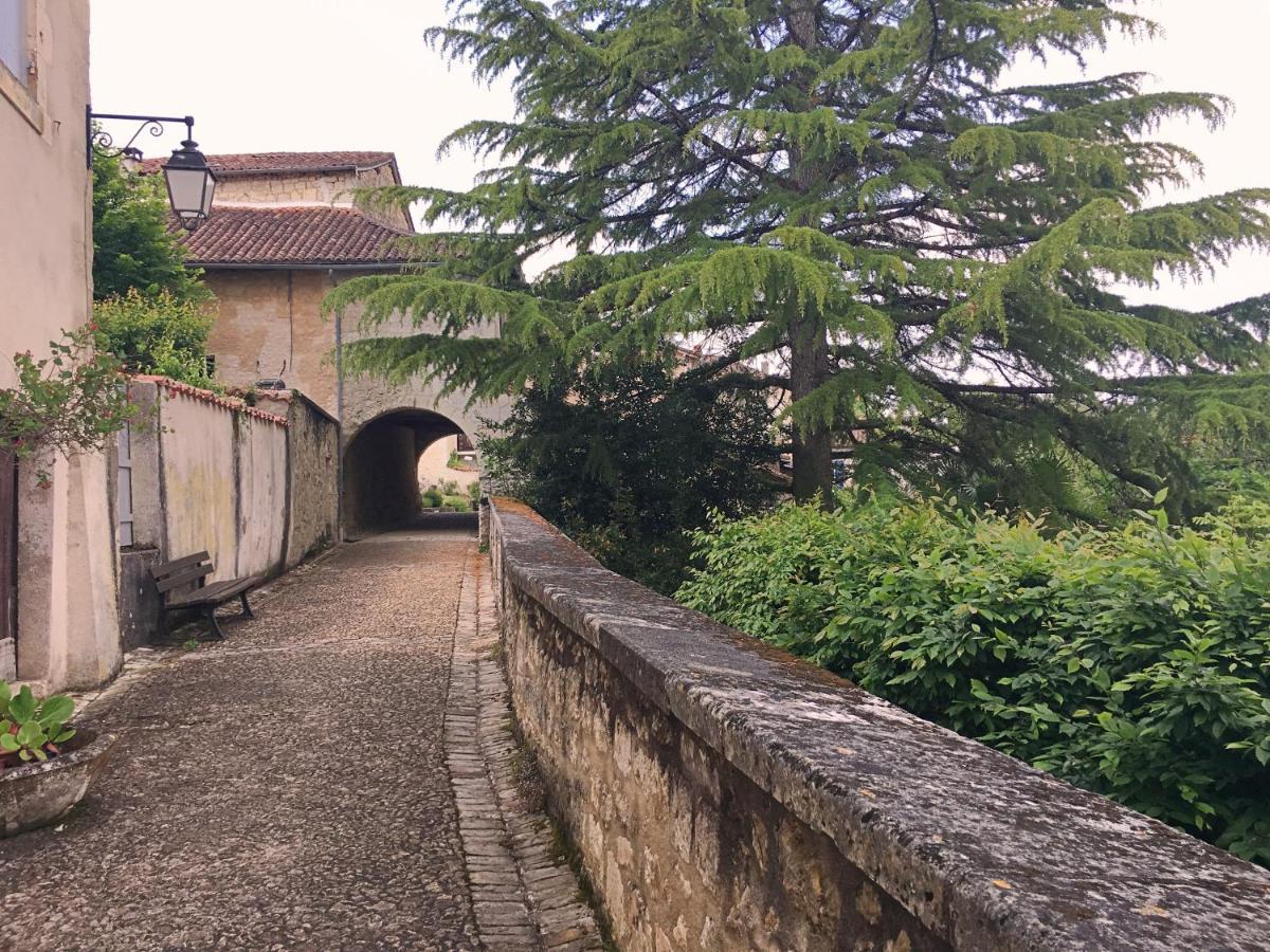 Grange Bleuet Bed & Breakfast Aubeterre-sur-Dronne Exterior foto