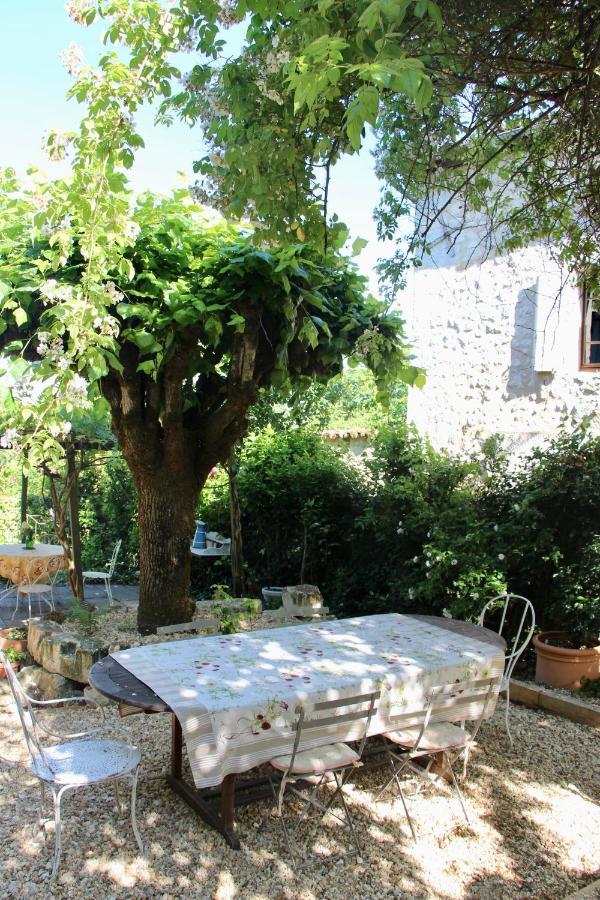 Grange Bleuet Bed & Breakfast Aubeterre-sur-Dronne Exterior foto